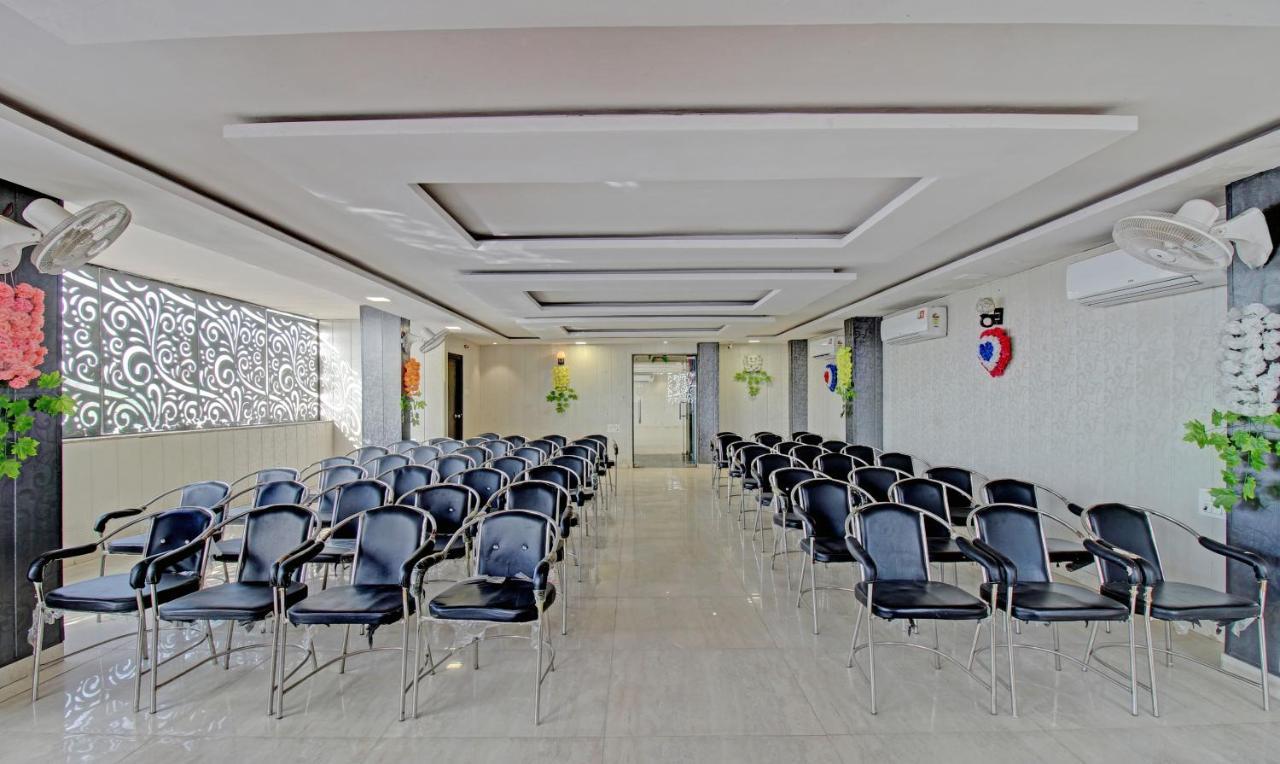 Hotel Treebo Trend Wedding Bells Kanpur Exterior foto